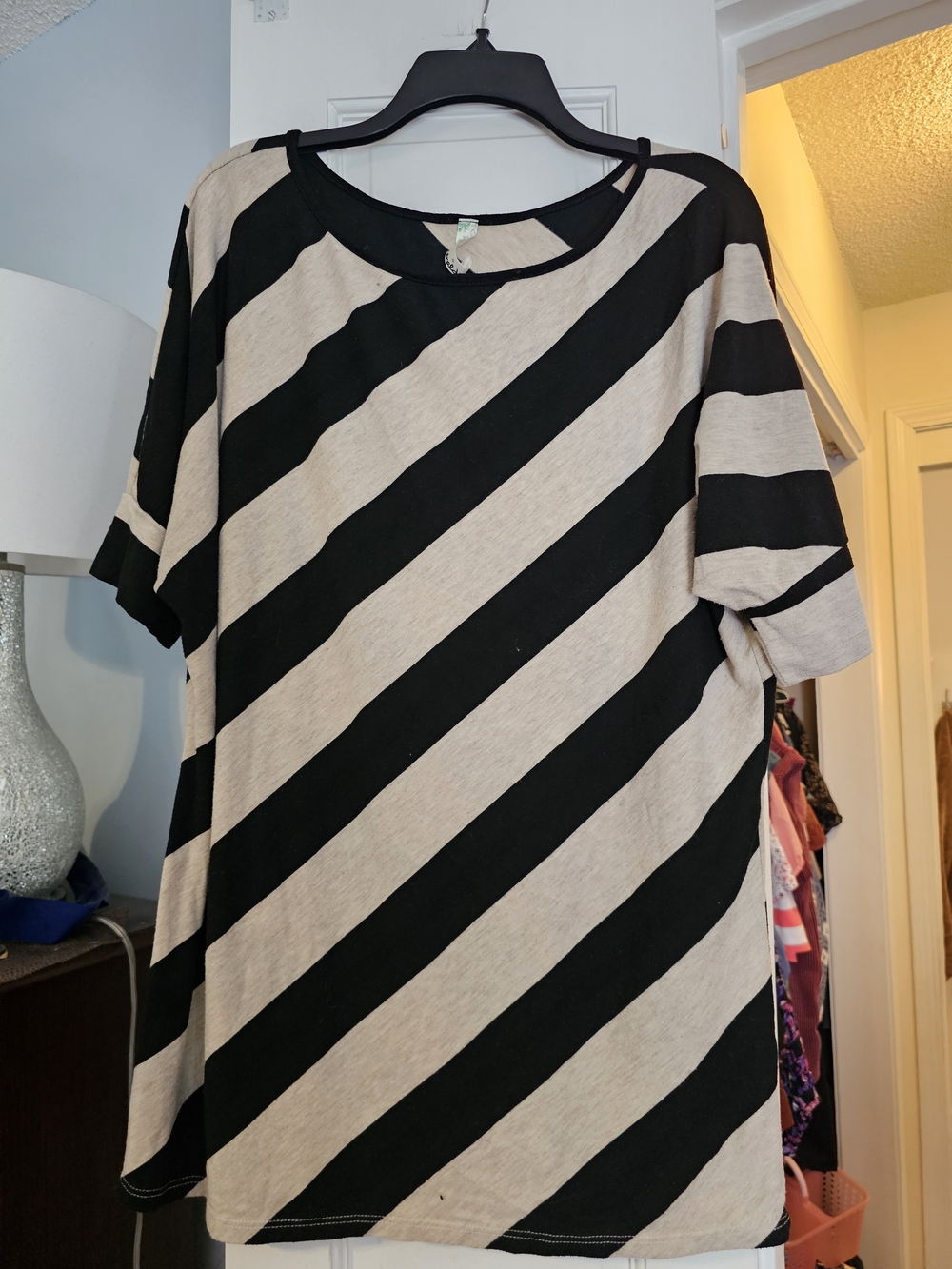 4/$25 Emerald Black & Cream Diagonal Stripe Short Sleeve Top